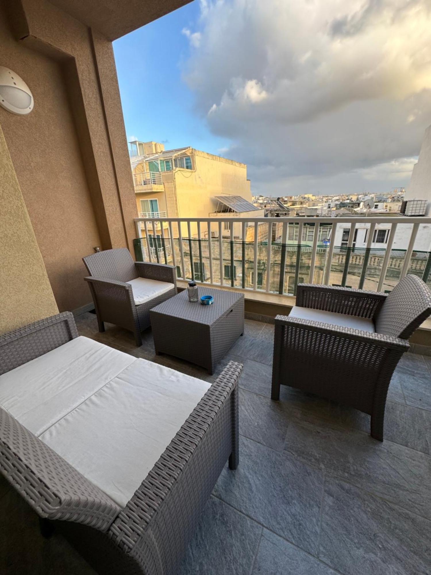 Designer 3 Bedroom And 3 Bathroom Apartment In Swatar بيركيركارا المظهر الخارجي الصورة