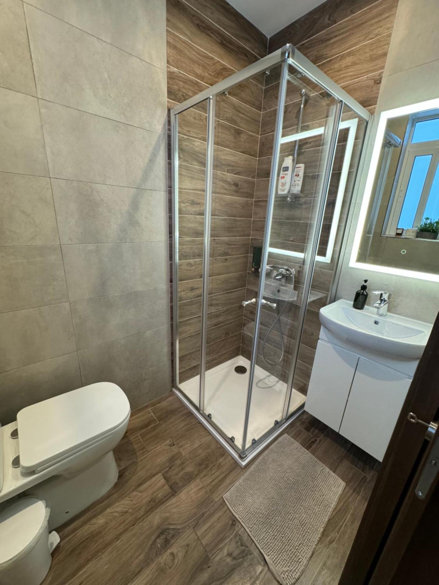 Designer 3 Bedroom And 3 Bathroom Apartment In Swatar بيركيركارا المظهر الخارجي الصورة